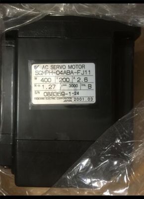 Yaskawa SGMPH-04ACA-SW11 AC SERVO MOTOR 200V 0.89A 100W 3000RPM NEW