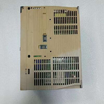 Yaskawa SGDV-8R4D11A SERVO DRIVE 0.75KW 200VAC 5.5AMPS NEW